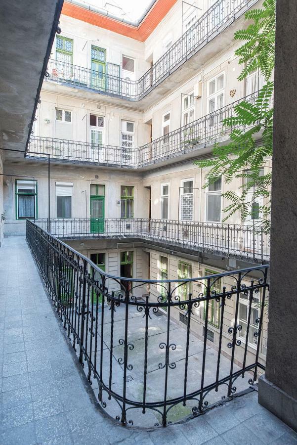 Nice "Trabi" Apartment In The City Budapest Exterior photo